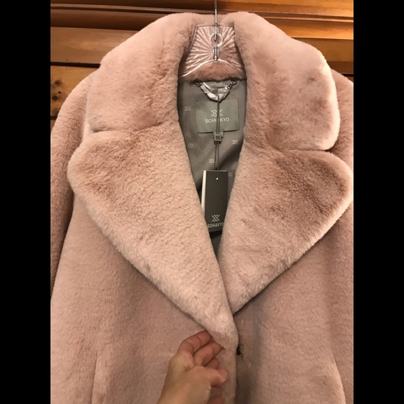 Emanuela Faux-Fur Oversized Fluffy Fur Jacket. - Picture 5 of 11